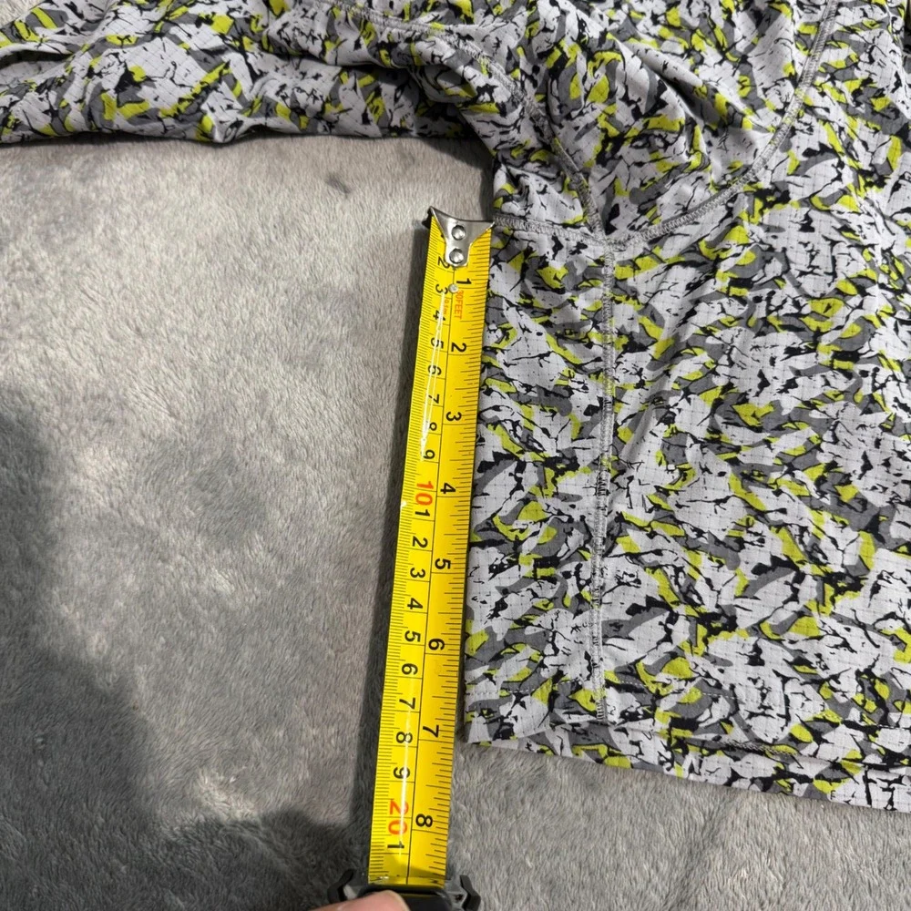 REI Co-op Swiftland Lined Running Shorts Mens Small Grey Lime Abstract Print 7in